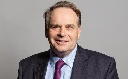 Suspenden a diputado británico por mirar porno durante sesiones parlamentarias 