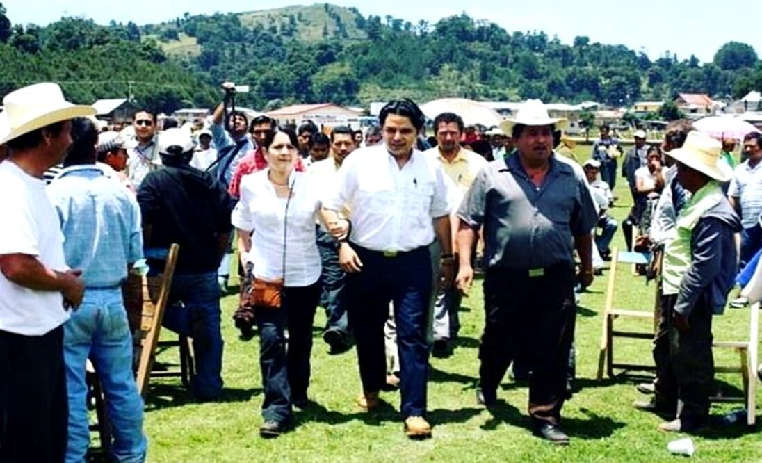 A través de sus redes sociales, Robledo compartió una foto de la campaña que hizo en 2010 cuando competía por una diputación local. Foto: especial