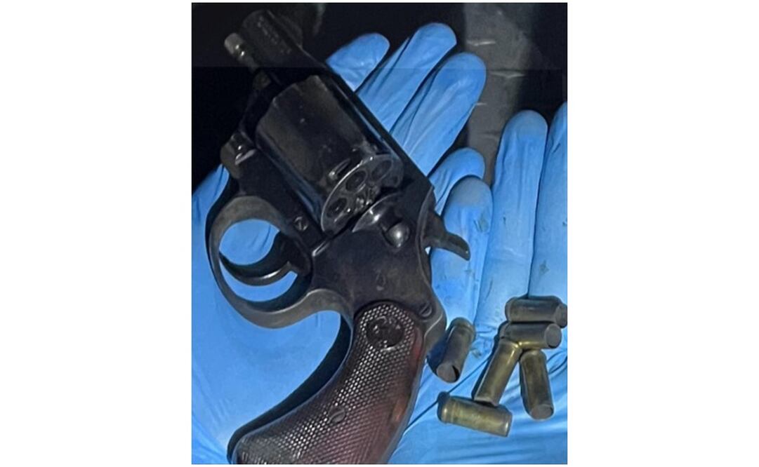 Familiares de los asaltantes acudieron al sitio para identificarlos. Foto: Especial