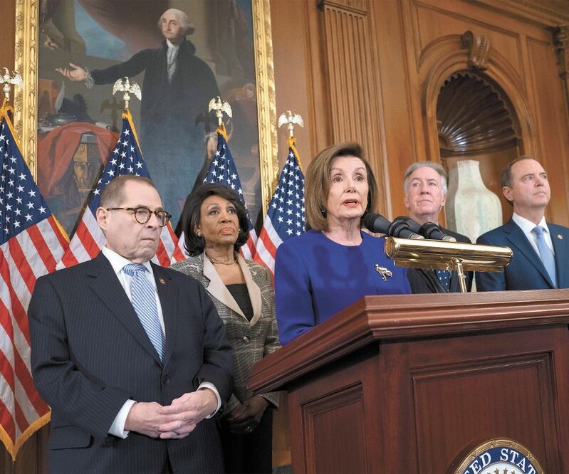 Nancy Pelosi, presidenta de la Cámara de Representantes, ayer al anunciar los cargos contra el presidente Donald Trump, en el Capitolio en Washington. Foto: J. SCOTT APPLEWHITE. AP