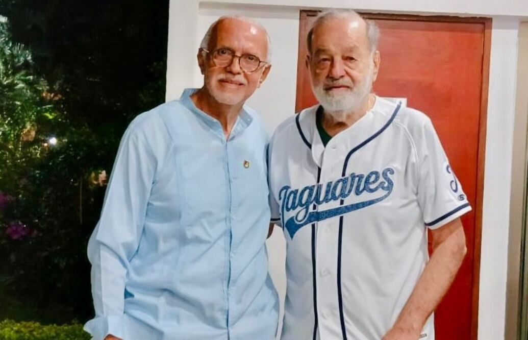 El gobernador de Nayarit, Miguel Ángel Navarro Quintero, y el empresario Carlos Slim Helú. Foto: Especial