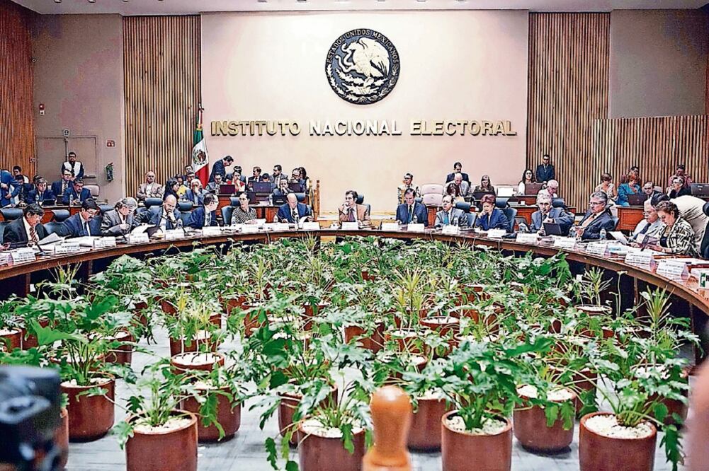 Contenido. Los consejeros del INE resolvieron que en el spot del PRI no se modificó el discurso de Ricardo Anaya, que data del año 2013. (ARCHIVO EL UNIVERSAL)