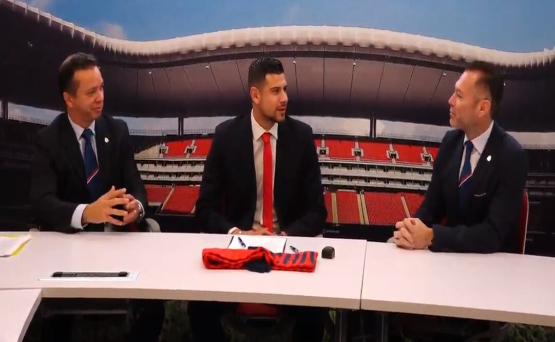 Guillermo Madrigal en su presentación con Chivas. Especial