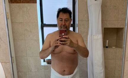 Fernández Noroña sube foto en toalla y desata memes