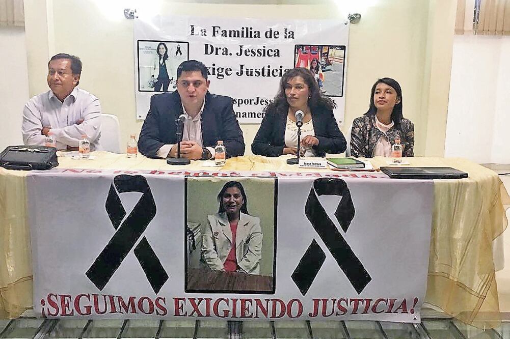 Familiares de la víctima pusieron a disposición el teléfono 73123398, para qu ie n tenga alguna pista que ayude a encontrar a los agresores. (EMILIO FERNÁNDEZ. EL UNIVERSAL)