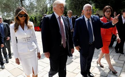 Melania rechaza la mano de Trump durante gira por Israel
