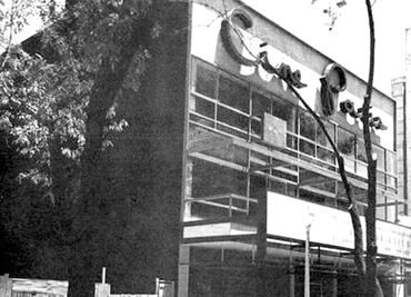 El cine París, para pelis europeas y el más moderno en los años 50