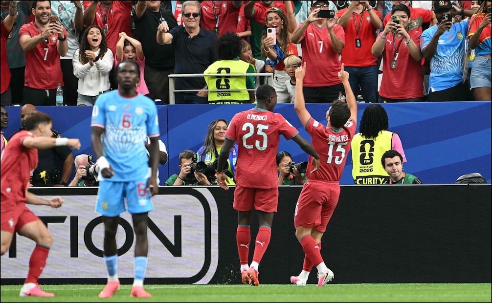 El mediocampista portugués Joao Neves celebra tras marcar el gol ante RD del Congo en el Houston Stadium. FOTO: AFP