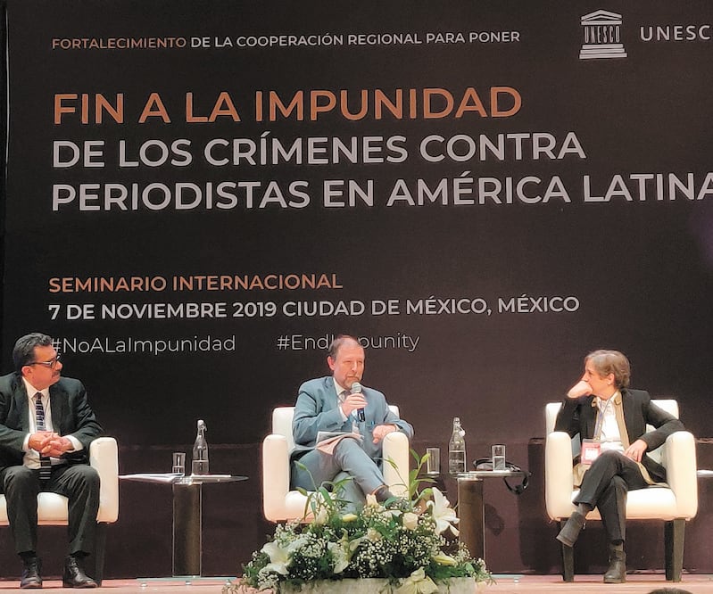 El representante en México de la ONU para los Derechos Humanos, Jan Jarab (izquierda), dijo que la violencia contra periodistas es preocupante. Foto: ESPECIAL