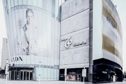 La tienda más lujosa de Prada reabre sus puertas