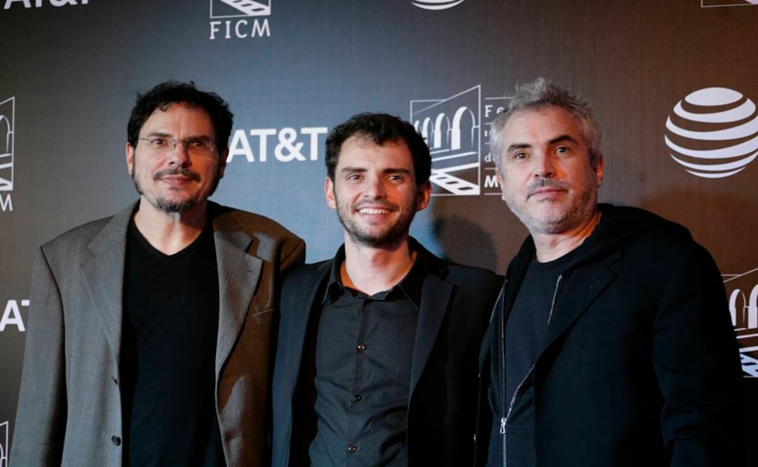 Carlos, Jonás y Alfonso Cuarón en la alfombra roja durante el festival internacional de cine en Morelia (Foto: Iván Stephens. EL UNIVERSAL)