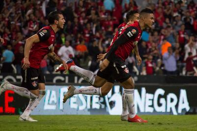 Atlas logra su primer triunfo como local ante Lobos BUAP