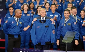 Trump anuncia pacto para tomar petróleo venezolano