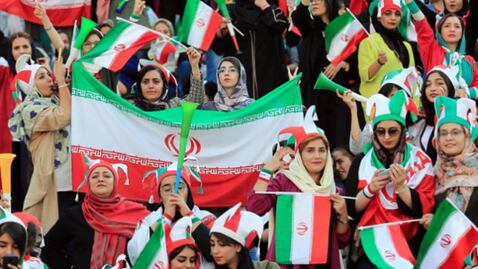 Irán prohíbe de nuevo la entrada de mujeres a estadio de fútbol