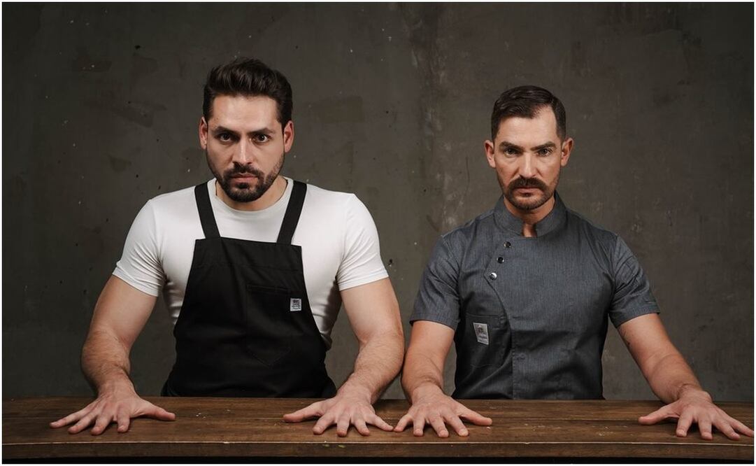 Manuel Balbi da vida al chef que cocinará a Juan Pérez (Alejandro Oliva) en vivo. Foto: Voraz