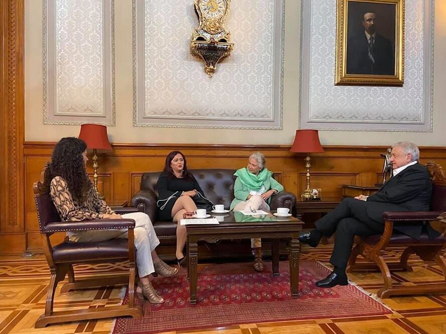 En la reunión también estuvieron presentes Luisa María Alcalde y Olga Sánchez Cordero. FOTO: ESPECIAL