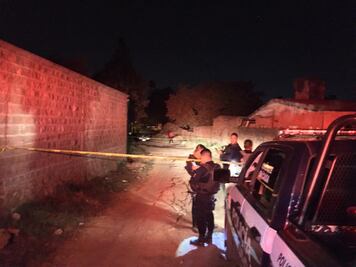 Asesinan a taxista en Uruapan; traía en la cajuela del vehículo el cuerpo de una mujer