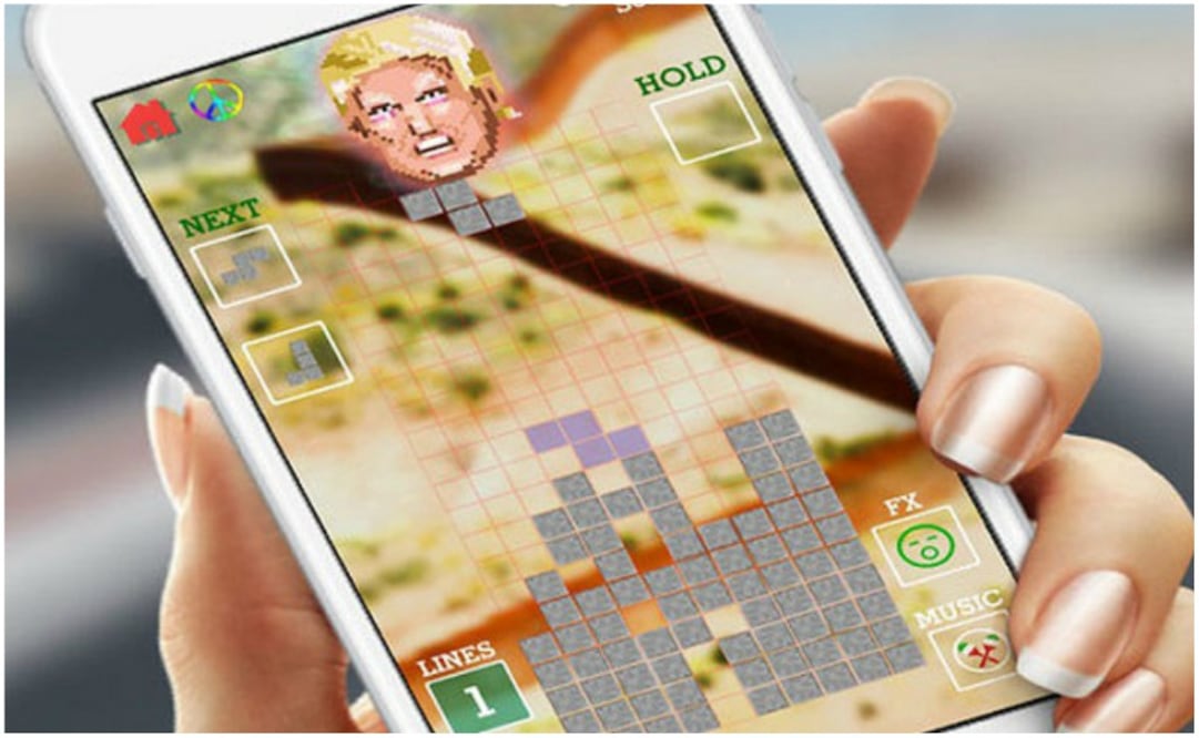 Al iniciar StopTheWall se escucha la frase "Welcome to the world of the media (Bienvenidos al mundo de los medios)".