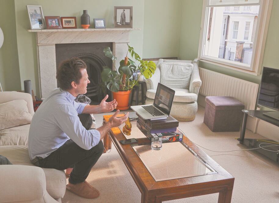 La adopción del home office depende de la complejidad del negocio, la cantidad de empleados y la situación en que se encuentra cada empresa respecto a la tecnología, señalan directivos que aplican esta práctica. Foto: AP