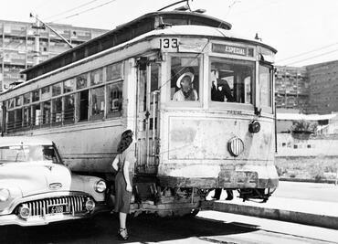 “La Ilusión viaja en Tranvía”, cinta “por encargo” para Luis Buñuel