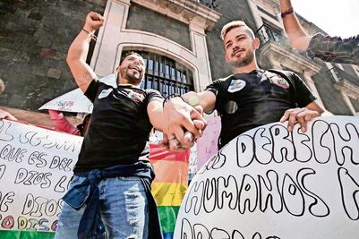 PRD revivirá iniciativa de bodas gay 
