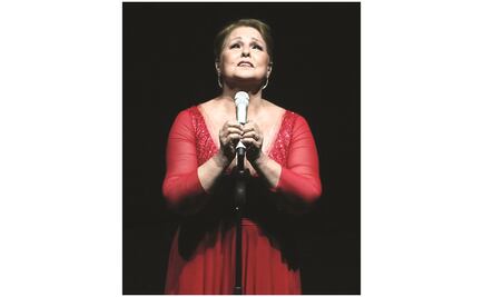 Lupita D'Alessio celebra 11 años de estar libre de las adicciones