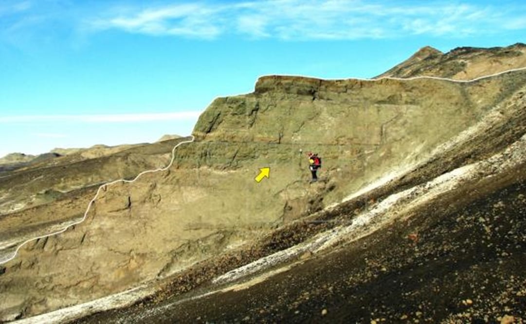 Un equipo de científicos españoles y argentinos ha logrado cartografiar en la Antártida los indicios del meteorito que acabó con la vida de los dinosaurios en la tierra. EFE/Instituto Geológico y Minero de España (IGME)