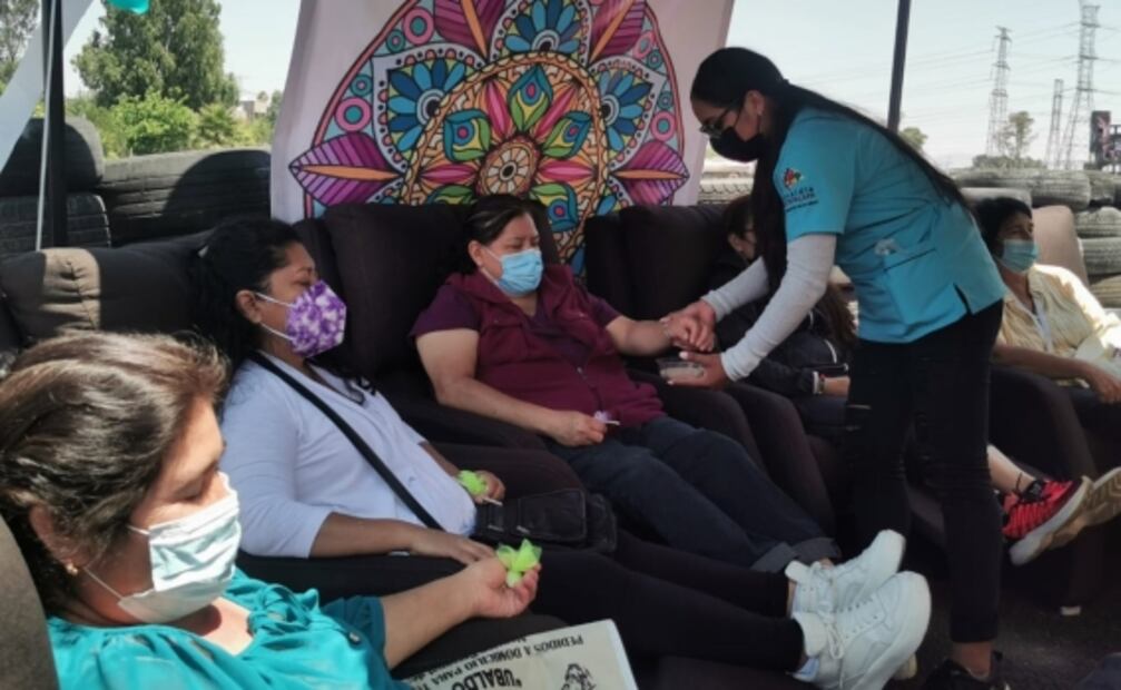 Con masajes, yoga y mascarillas, arranca evento dedicado a las mamás en Iztapalapa