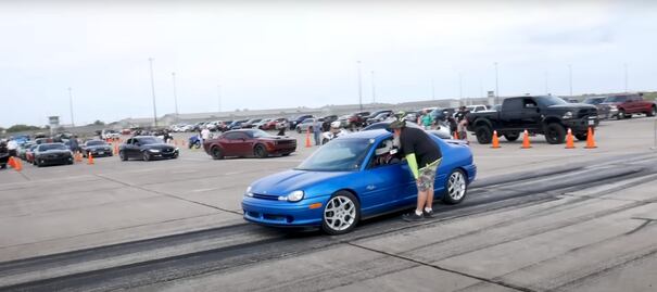 VIDEO: ¿Dodge Neon Hellcat? Este Neon modificado tiene 700 hp