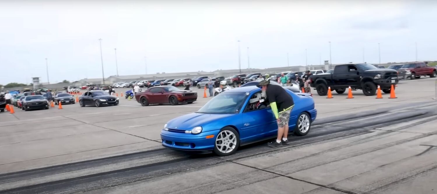 Este Neon modificado genera 700 hp.