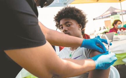 Variantes de Covid hacen que jóvenes estén más expuestos