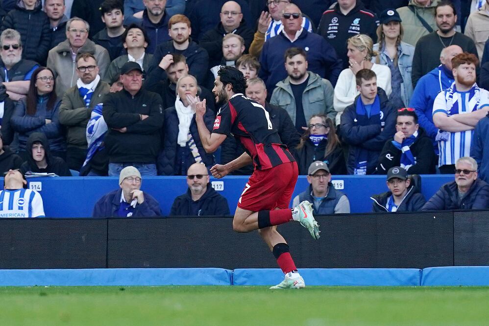 Raúl Jiménez anotó otra vez con el Fulham / Foto: AP