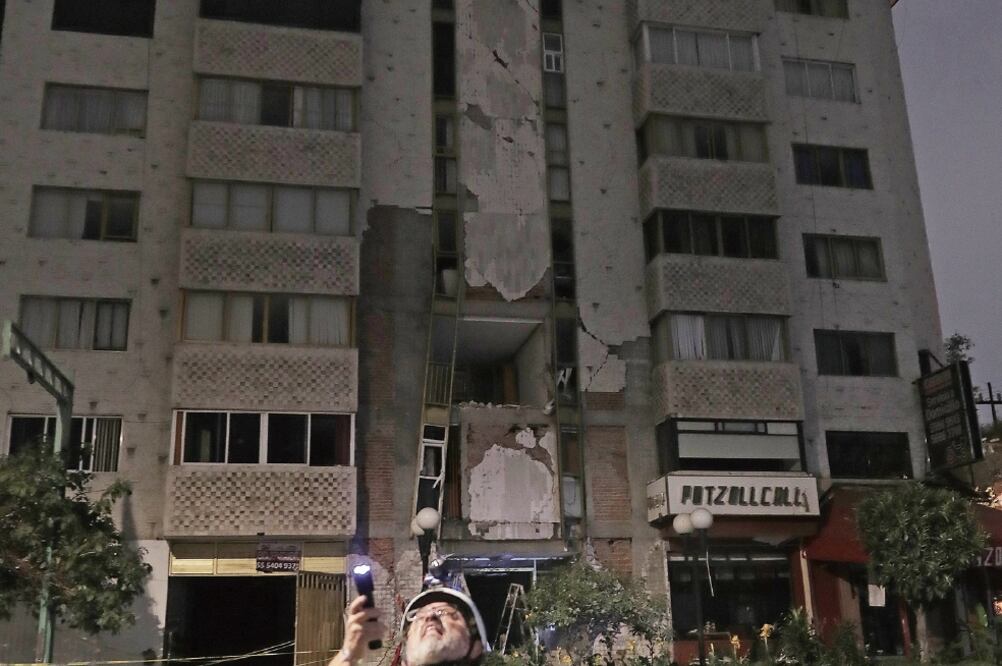 Colonias afectadas. En Paseo de la Reforma, así como en las colonias Juárez, Roma y Condesa se registraron (ALEJANDRO ACOSTA. EL UNIVERSAL)