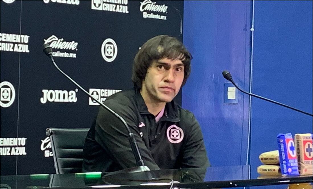 FOTO: Edgar Enriquez - José Martínez en conferencia de Cruz Azul