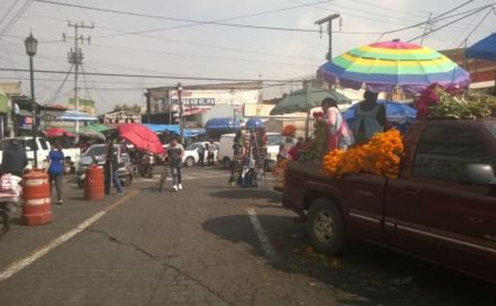 Acusan invasión de calles de Tlalnepantla por comercio informal