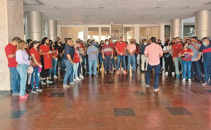 Profesores suspenden clases por protesta