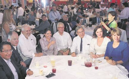 Comparten el pan y la sal