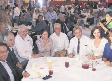 Comparten el pan y la sal