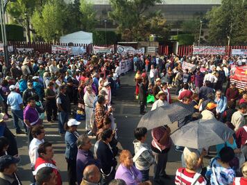 Protestan por altos cobros de luz en Edomex