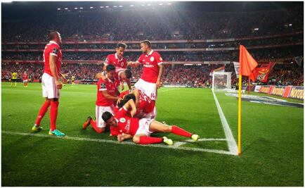 Benfica gana con Jiménez en la cancha