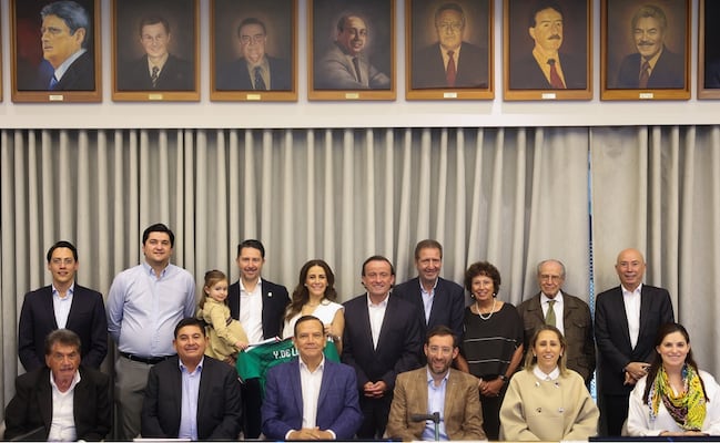 FMF reconoce el legado de Yon de Luisa con homenaje oficial; ingresa al Salón de Presidentes