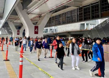 VIDEO: Con largas filas y gran expectativa, ciudadanos "estrenan" nuevo Tren Interurbano