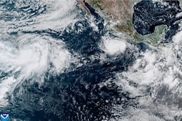 Huracán Polo se debilita a categoría 4, pero mantiene alerta en costas de México; ¿hacia dónde va?