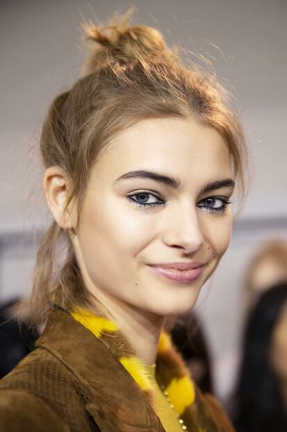 Maquillaje sencillo para un home office de 10