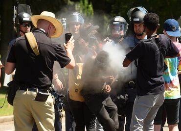Al menos 70 detenidos en protesta contra violencia racial en Minnesota