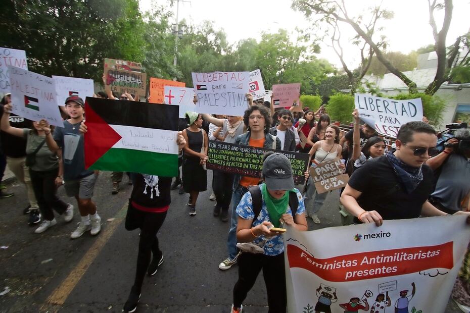 Por la tarde, cientos de personas marcharon a favor de Palestina. del Ángel de la Independencia al Monumento a la Revolución. Foto: Valente Rosas | El Universal