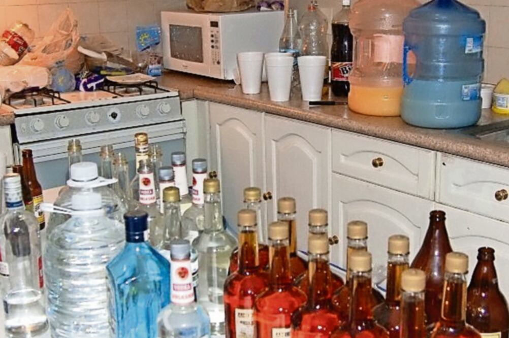 Exceso. En los últimos años el estado ha reportado el mayor número de casos de intoxicación por alcohol: el año pasado registró 11 mil 49 (ARCHIVO. EL UNIVERSAL)