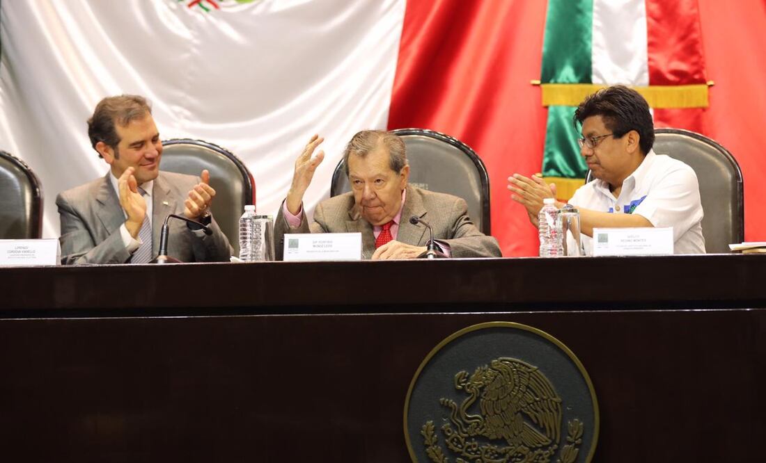 El INE entregó en la Cámara de Diputados la “Agenda de representación y participación política indígena". Foto: Juan Carlos Reyes / EL UNIVERSAL