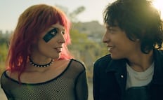 Dos jóvenes inconformes con el sistema; así viven su rebeldía en “Violentas mariposas"