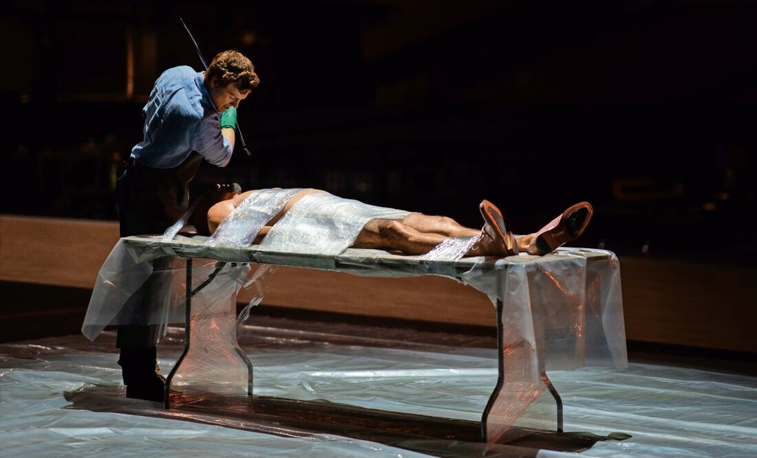 Dexter aprende un código de su padre, que lo lleva a matar sólo a personas malas. Foto: Paramount+